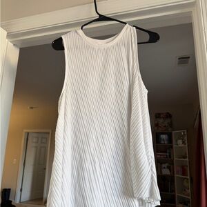 Women's White Sleeveless Pleated Tank Top